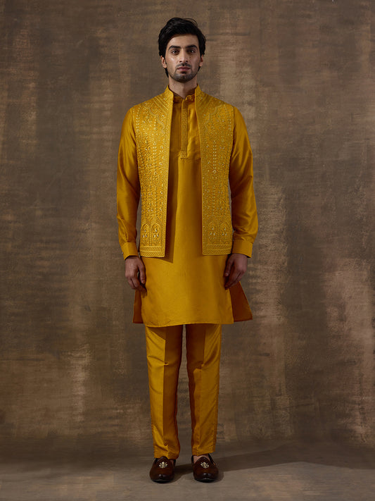 Laddoo Peela Elegant Embroidered Men's Kurta Set with Long Jacket